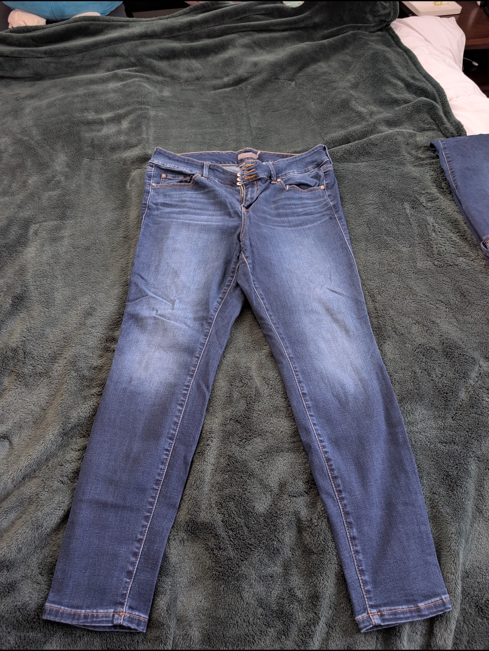 NWOT Women’s Dark Blue Jeggings